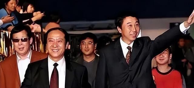 开云体育官网登录入口-万万没想到，折腾半生倾家荡产的牛群，被美国毕业的儿子这样对待