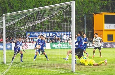 开云体育官方app-绿茵夜未央：琼中少年的绝杀之夜