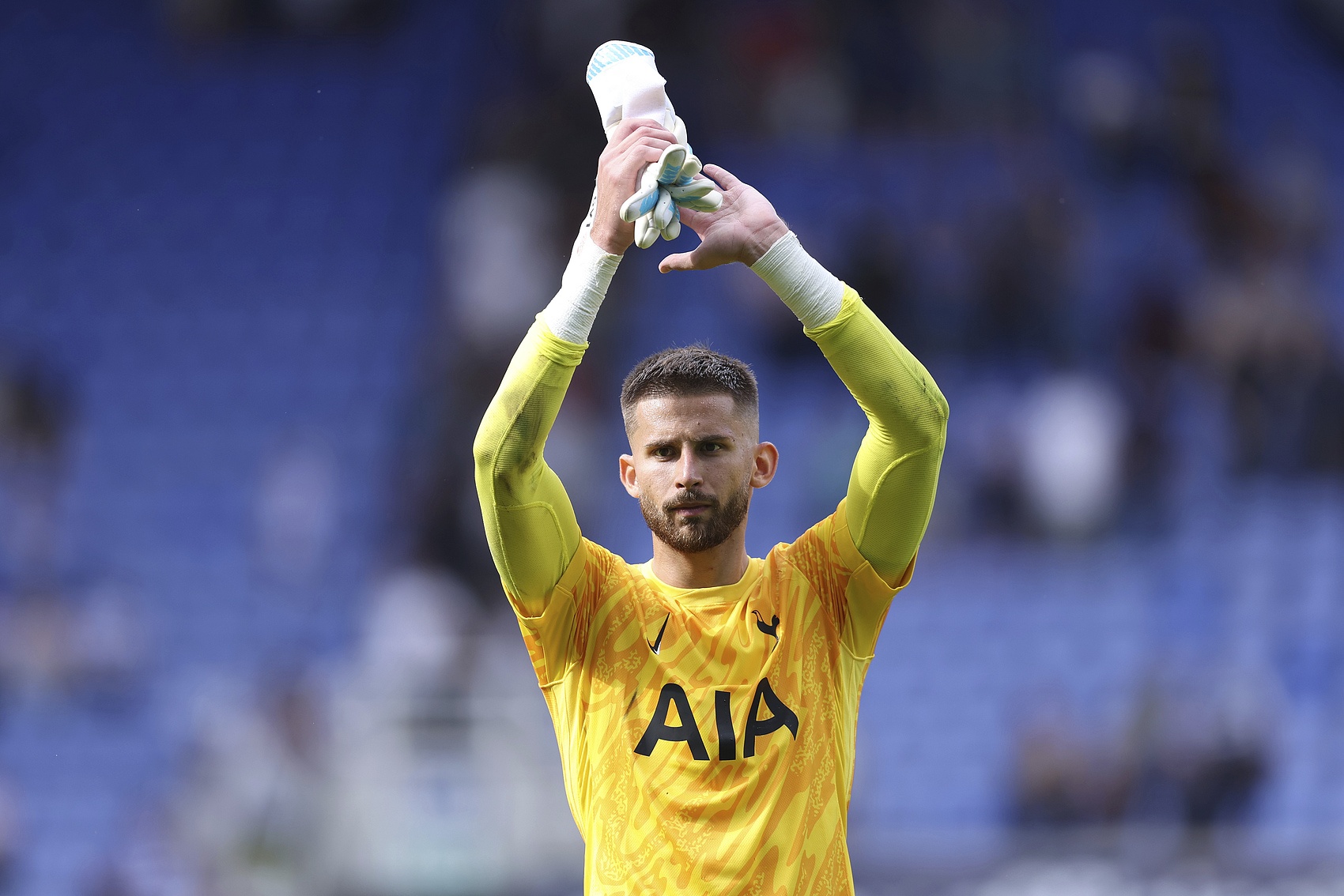 开云体育app入口-记者：国米与橡树资本管理层进行会谈，今夏优先引进门将维卡里奥